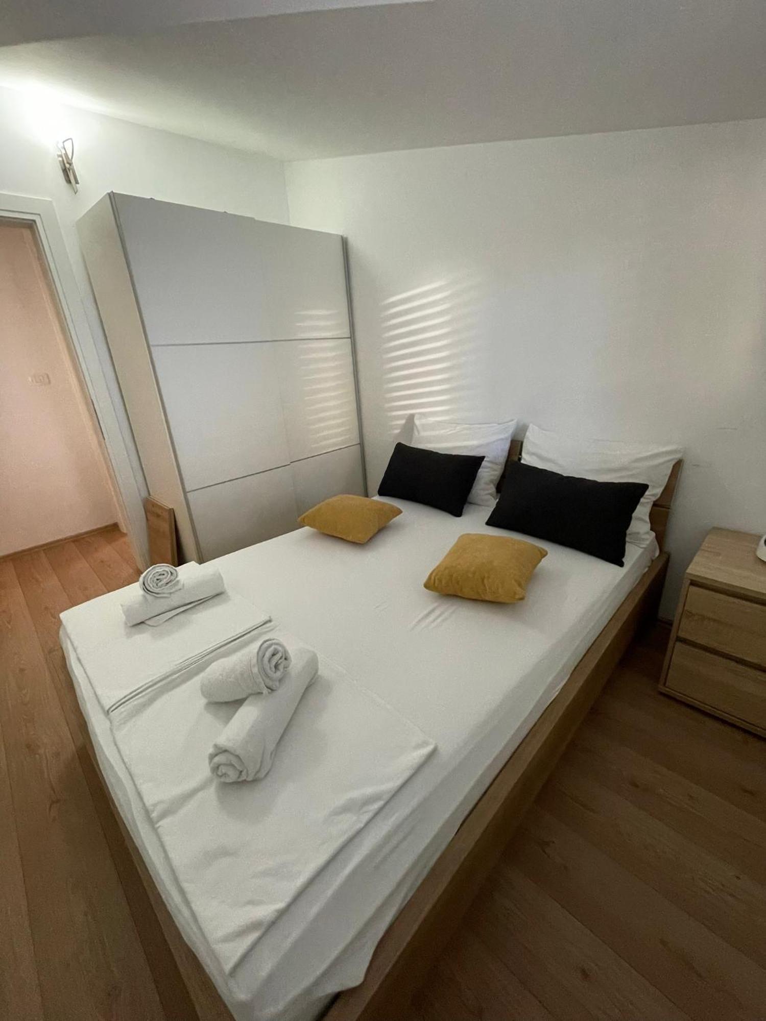 Apartments Holiday Gavric Trogir Phòng bức ảnh